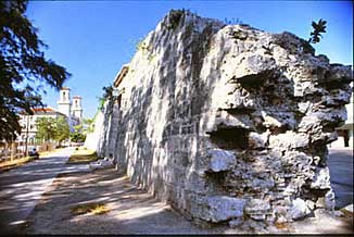 kuba-cuba-havanna-stadtmauer